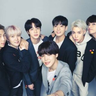 Harga Merchandise Masker BTS Tuai Kontroversi Netizen: Tidak Masuk Akal!