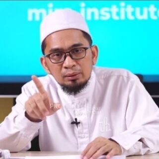 Ustadz Adi Hidayat: Jangan Lakukan Ini Saat Sholat Isya, Jika Tidak Ingin Celaka dan Berdosa