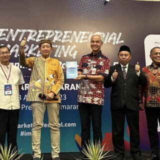 Ganjar Pranowo Diberikan Gelar Gubernur Punakawan, Dianggap Pemimpin Kreatif dan Inovatif