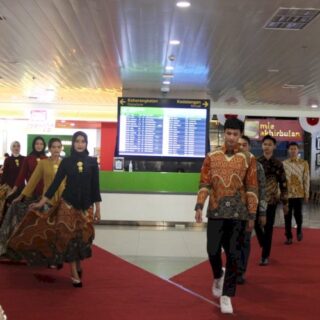 Bandara Ahmad Yani Semarang Meriahkan Hari Batik Nasional Gandeng Pengusaha Lokal