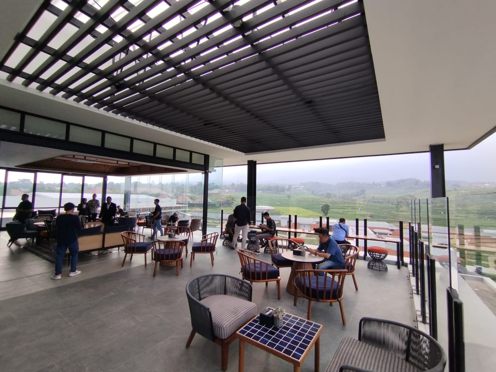 Hotel Santika Premiere Linggarjati Hadirkan Fasilitas Betelgeuse Sky Lounge