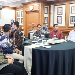 Pj Sekda Hadir Virtual Meeting Peluncuran Laporan Perekonomian Indonesia 2023