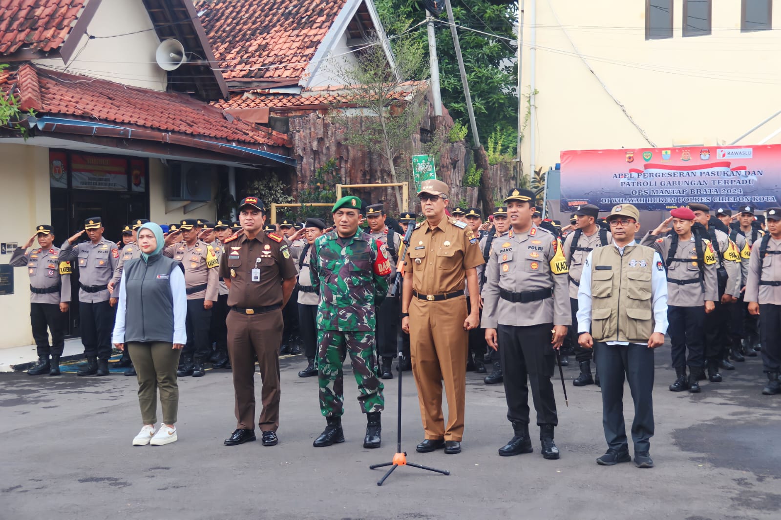 Pj Wali Kota Cirebon Hadir Apel Gabungan Pengamanan Pemilu 2024