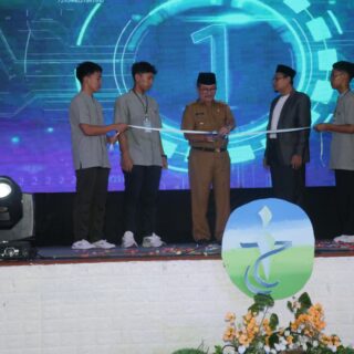 Bupati Cirebon Resmi Buka Festival Ponpes Al Hikmah Dukupuntang