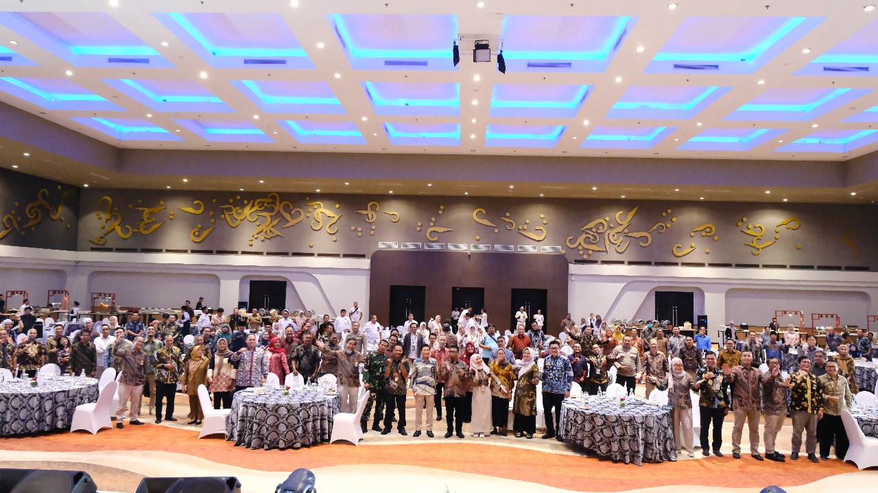 Tax Gathering: Kanwil DJP Jawa Barat II Beri Penghargaan Untuk 44 Wajib Pajak