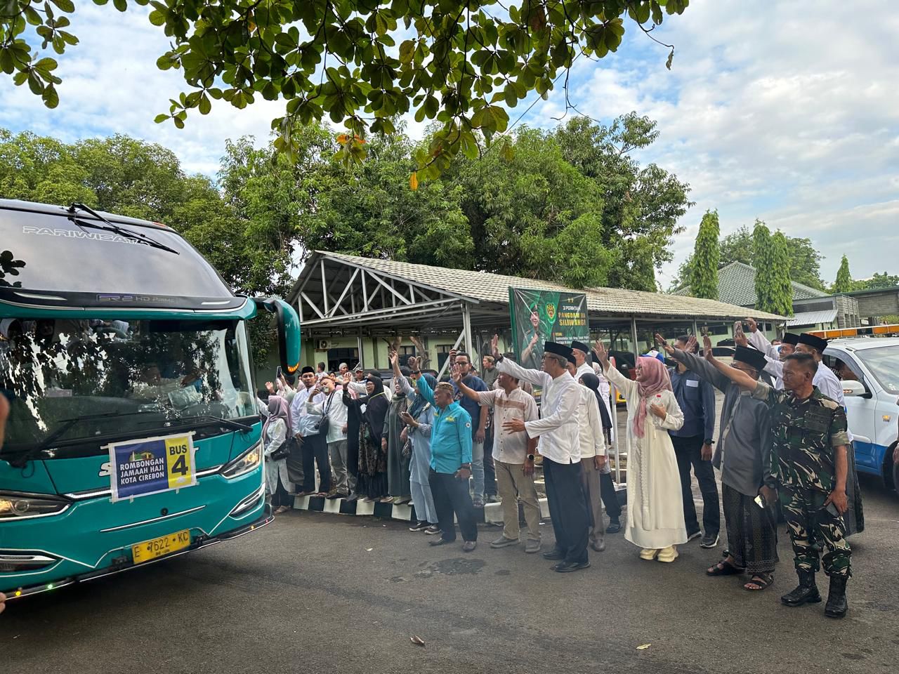 Kasat Lantas Polres Ciko Hadiri Pemberangkatan Calon Jamaah Haji Kota Cirebon di Korem 063/SGJ