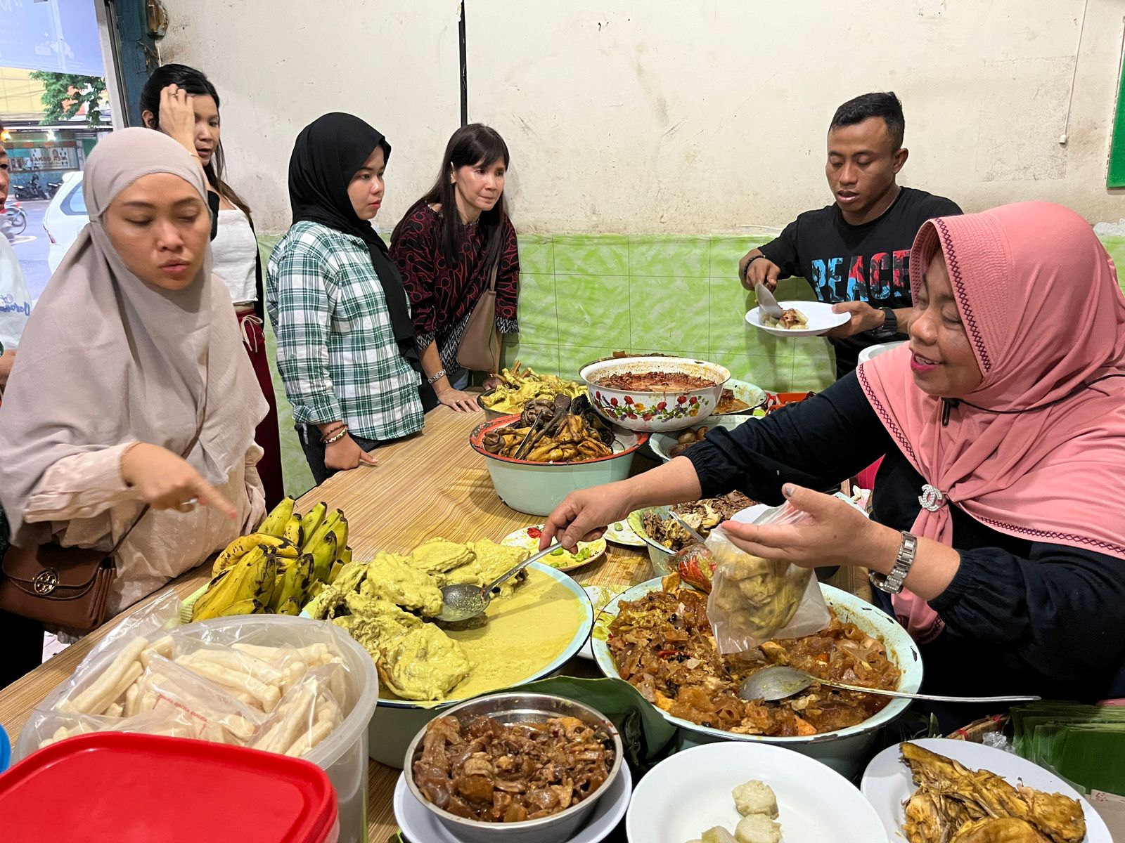 4 Kuliner Legendaris Semarang yang Menggoda Selera, Wajib Dicicipi!