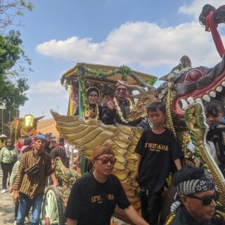 Tradisi Tahunan Desa Penpen Mundu Cirebon: Mapag Sri