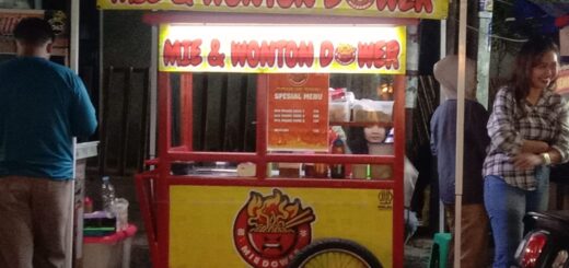 Mie & Wonton Dower: Sensasi Pedas yang Menggugah Selera di Cirebon
