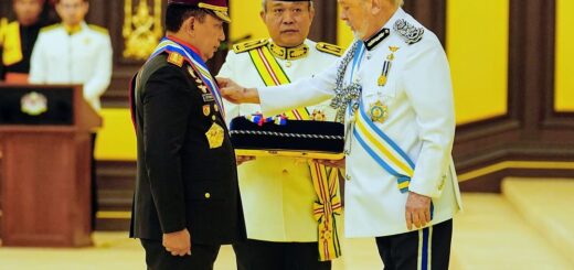 Kapolri Dapat Gelar Panglima Gagah Pasukan Polis Dari Kerajaan Malaysia
