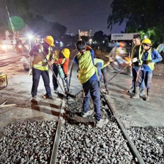 Keselamatan Kereta Api Ditingkatkan di Cirebon Melalui Perbaikan 84 Titik Perlintasan