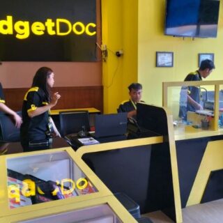 GadgetDoc Cirebon: Saat Teknisi Handphone Hilangkan Stigma Negatif