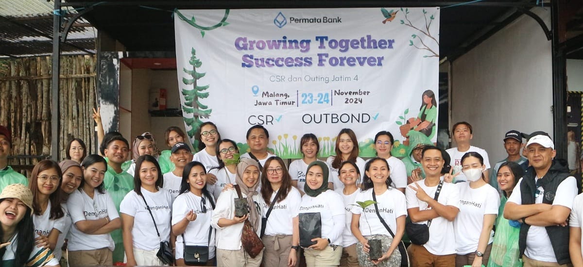 Bank Permata Gandeng BumiBaik Tanam 100 Bibit Pohon Kopi di Desa Sumberejo, Batu Malang