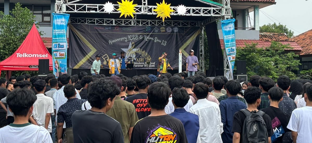 Kebon Seni ke-13, SMA Negeri 9 Cirebon Suguhkan Pentas Seni dan University Day