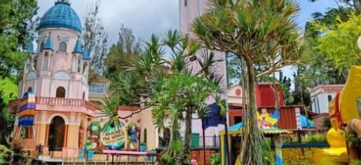 Melihat Lebih Dekat Little Venice Kota Bunga : Wisata Unik Bergaya Eropa di Cianjur
