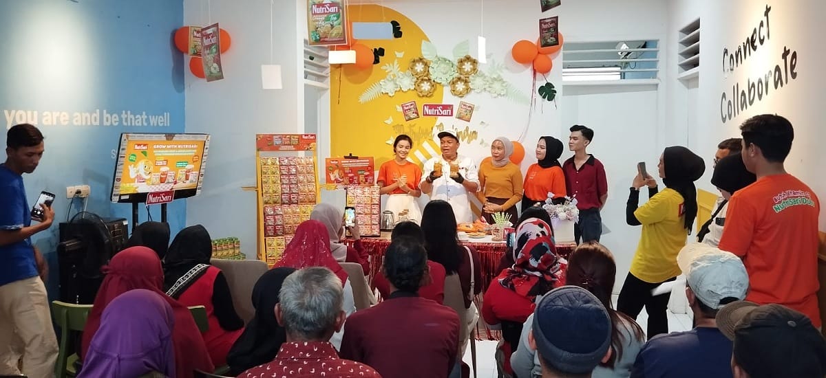 Dukung UMKM di Cirebon, NutriSari Gelar Program Tukar Sachet Berhadiah Umroh
