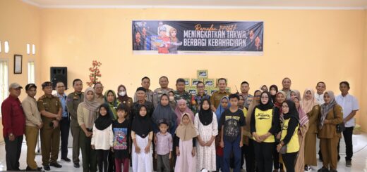 Cirebon Power, Bagikan 1.250 Bingkisan Lebaran untuk Warga