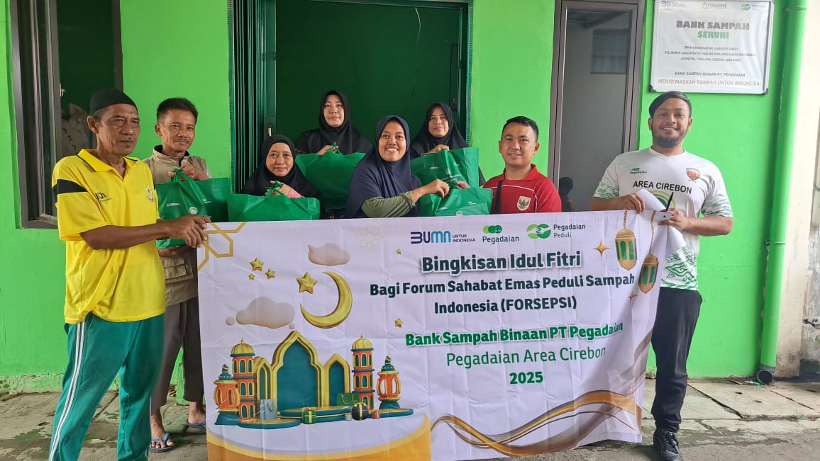 Pegadaian Area Cirebon Distribusikan Bingkisan Ramadan kepada Forum Peduli Sampah