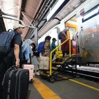 Semarang Juga Sibuk Mudik, Stasiun Tawang dan Poncol Dipadati Pemudik Kereta Api