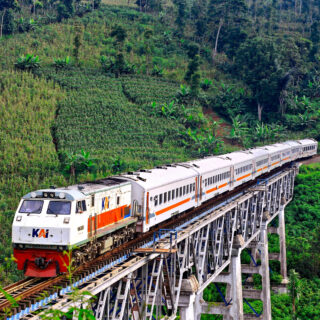 Pengalaman yang Mengesankan Naik Kereta Melintasi Wilayah Daop 3 Cirebon