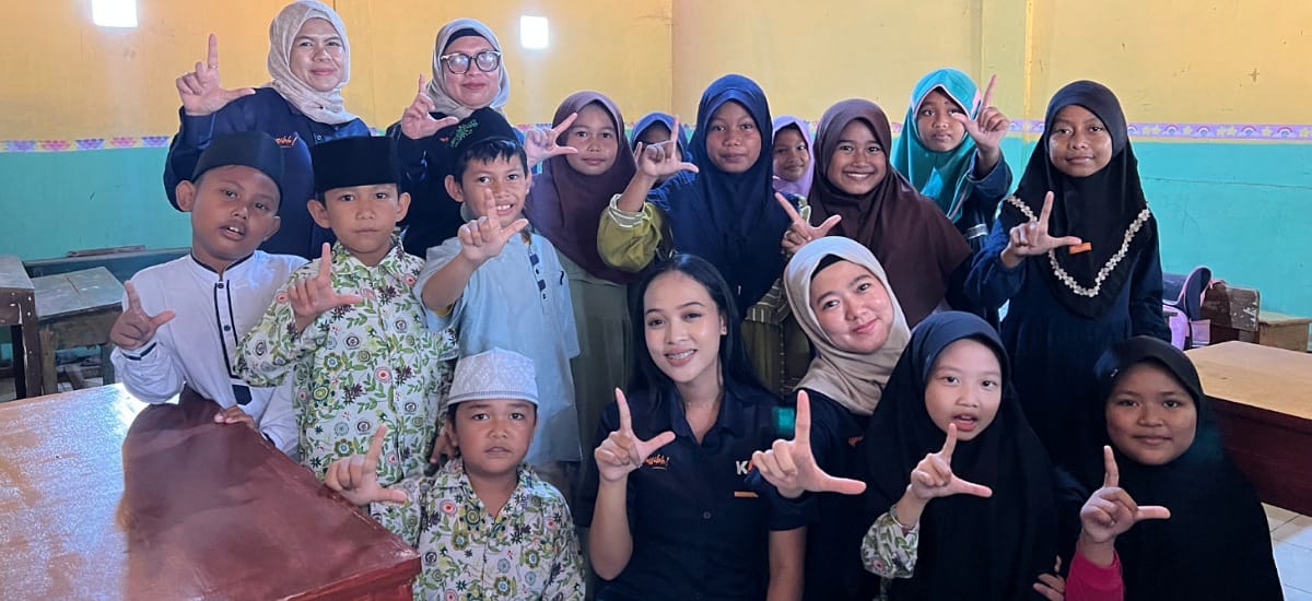 KAI Logistik Wujudkan Pendidikan Berbasis Teknologi di Sekolah