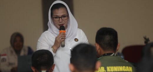 Ketua KPAID Cirebon Bakar Semangat Anak-anak di Barak Militer Kabupaten Kuningan