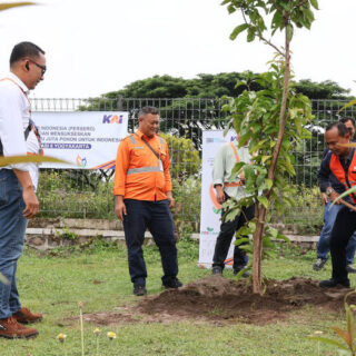 Komitmen Berkelanjutan KAI Daop 6 Salurkan Bantuan Sosial-Lingkungan Sebesar Rp319,9 Juta Hingga Mei 2025