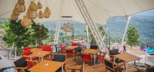 Obelix Hills Jogja Jadi Pilihan : Tempat Healing Kekinian dengan View Sunset Keren untuk Libur Iduladha 2025