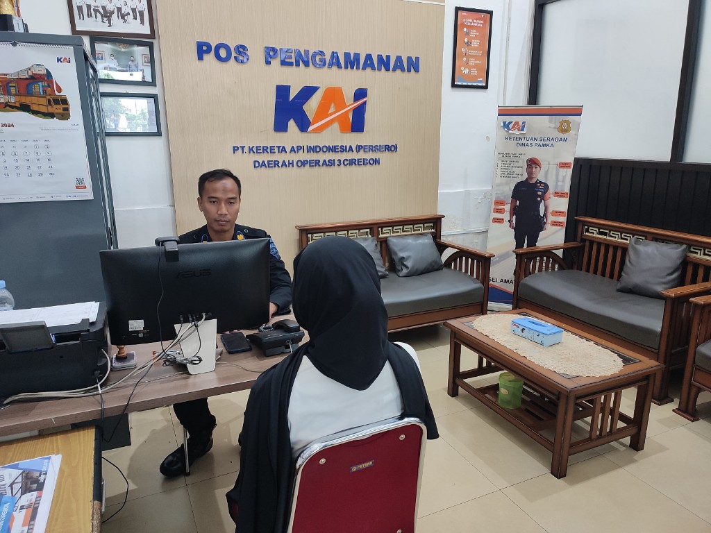 Layanan Lost and Found KAI Daop 3 Cirebon Berikan Rasa Tenang Penumpang
