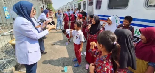 KAI Daop 3 Cirebon Gelar Rail Clinic di Stasiun Arjawinangun, Layani 200 Warga Secara Gratis