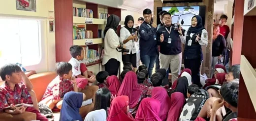 KAI Ajak Siswa Sekolah Belajar di Dalam Rail Library