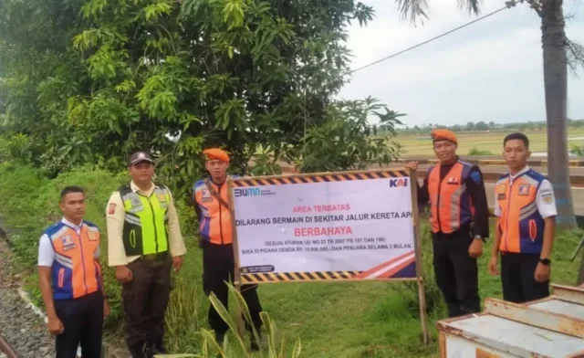 Musim Liburan, KAI Daop 3 Cirebon Ingatkan Masyarakat untuk Tidak Bermain di Jalur KA