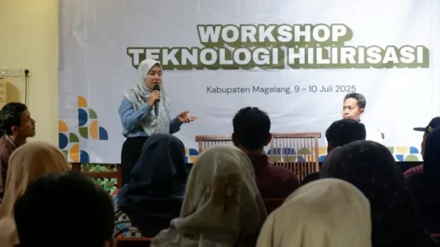 DESA EKONOMI MAJU DAN SEJAHTERA Sandiaga Uno Mendorong Pertumbuhan Ekononomi Desa Mandiri Melalui Implementasi One Village One Product Berbasis Potensi Lokal Indonesia
