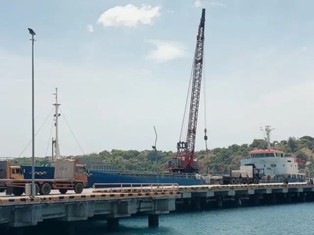 Logistik Aceh Terus Menggeliat, Dua Kapal Sandar di Dermaga Pelabuhan Krueng Raya Pelindo