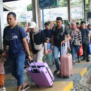 Penumpang Kereta Api Di Daop 3 Cirebon Meningkat Selama Liburan