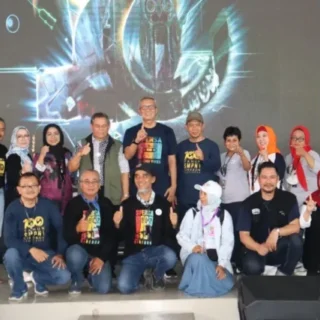 100 Tahun SMPN 1 Kota Cirebon Cermin Kekuatan Silaturahmi Lintas Generasi