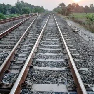 Tingkatkan Kenyamanan Perjalanan, Daop 3 Cirebon Tangani Mud Pumping