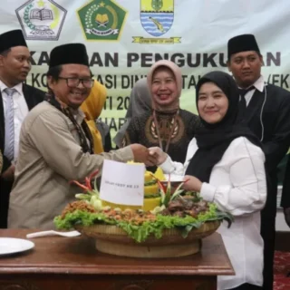 Wakil Wali Kota Hadiri Pelantikan Pengurus FKDT Kota Cirebon 2025–2030