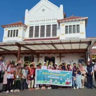 KAI Daop 3 Cirebon Ajak Anak Sekolah dan Lembaga Sosial Kenali Dunia Perkeretaapian