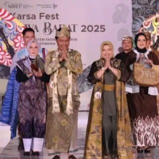 Eco Print Motif Daun Jati Kota Cirebon Pikat Warga Jawa Barat