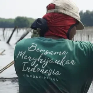 LindungiHutan Dorong Tebus Jejak Karbon dengan Penanaman Pohon