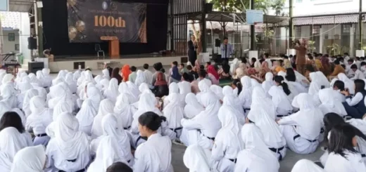 SMPN 1 Cirebon Rayakan 100 Tahun, Reuni Akbar dan Peluncuran Ikaspensa Meriahkan Momen Bersejarah