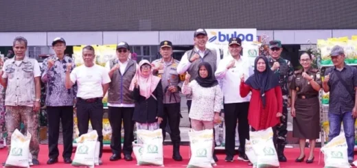 Perkuat Sinergi TNI-Polri, Kapolda Jabar Hadiri Penyerahan Bantuan Pangan dari Menhan dan Panglima TNI di Makodam III/Siliwangi