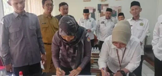 Bawaslu Kota Cirebon Teken MoU dengan Kemenag, Fokus pada Pendidikan Demokrasi
