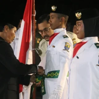 Wali Kota Cirebon Kukuhkan Anggota Paskibraka 2025