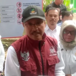 Mensos Sambangi Cirebon Pastikan Program Pengentasan Kemiskinan Berjalan Dengan Baik