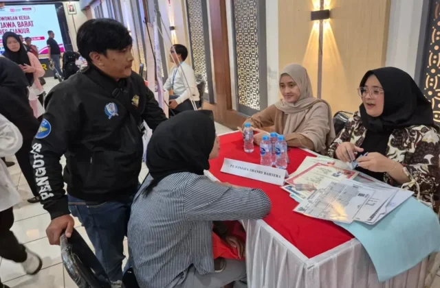 Polres Cianjur dan Pemkab Gelar Job Fair Jelang HUT RI, Ratusan Pencari Kerja Antusias Ikuti Validasi dan Wawancara