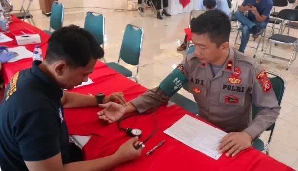 Polres Garut Gelar Donor Darah Peringati HUT Polwan ke-77: Wujud Kepedulian dan Bakti Polri