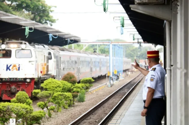Meriahkan HUT Ke-80, Daop 3 Cirebon Gelar Lomba Foto 80 Tahun Perjalanan KAI