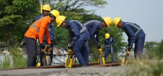 Tingkatkan Keselamatan, KAI Daop 3 Cirebon Kembali Lakukan Penggantian Wesel